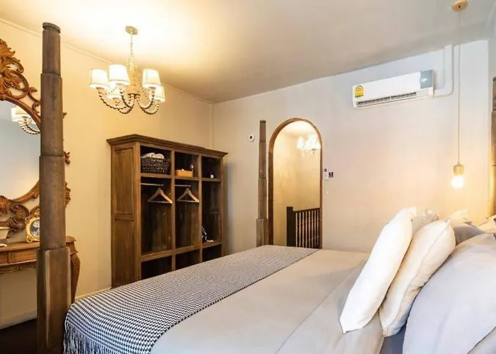 Villa Beautiful 3 Bedroom Baroque House Near Asoke Bts *