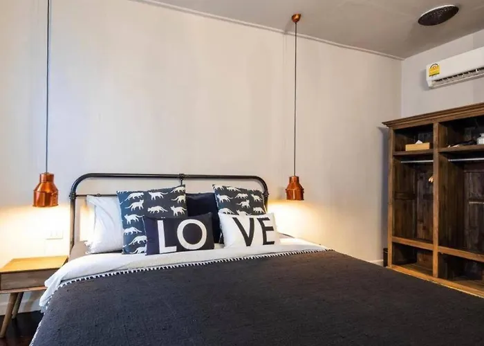 Beautiful 3 Bedroom Baroque House Near Asoke Bts Villa *