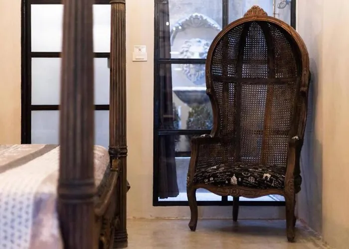 Beautiful 3 Bedroom Baroque House Near Asoke Bts Bangkok